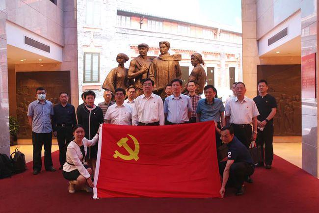 陕西优艺墨堂：如何帮助青少年正确面对早恋问题，家长和教师的角色与责任？